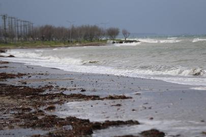 Çanakkale Boğazı transit gemi geçişlerine kapatıldı