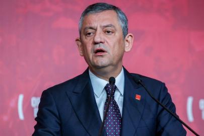 Özgür Özel'den Suriye mesajı: Türkiye'deki barış sürecini sekteye uğratmamalı