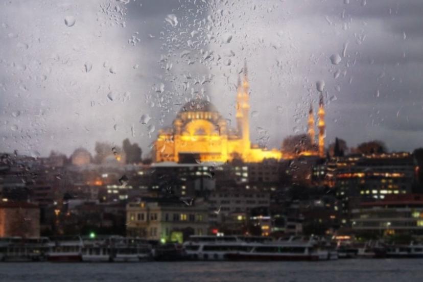 AKOM, İstanbul için fırtına ve kar uyarısı verdi