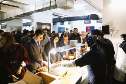 ARÜ Rektörü Emiroğlu, iftarda öğrencilerle buluştu