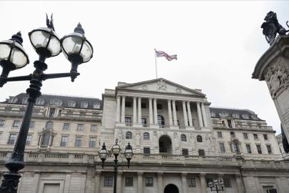 İngiltere Merkez Bankası, politika faizini sabit tuttu