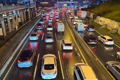İstanbul'da trafik yoğunluğu yüzde 90'a ulaştı