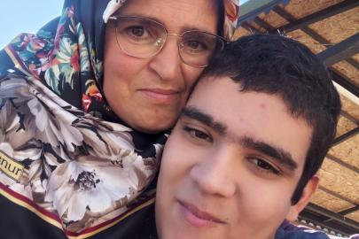 Otizmli çocuğunun başka şehre gönderilmesini istemeyen anneye bakanlık el uzattı