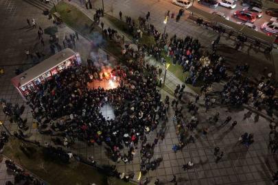 Elazığ’da yüzlerce kişi aynı anda halay çekti: O anlar böyle görüntülendi