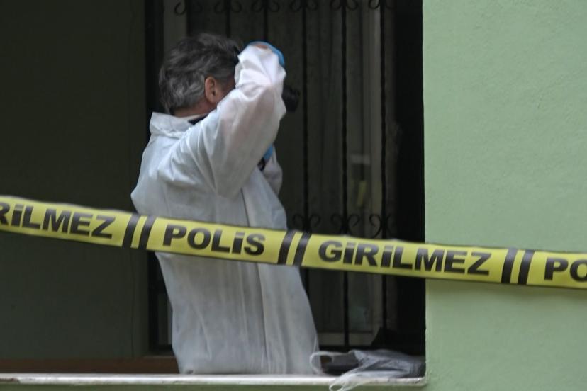 Evinde ölü bulundu