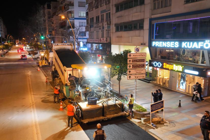 Güllük Caddesi’nde yol bakım ve onarım çalışması