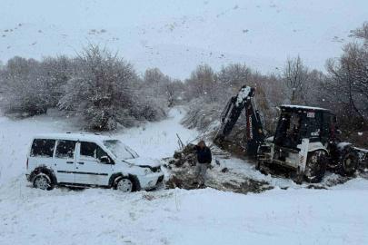 Hakkari-Van kara yolunda kaza: 2 yaralı