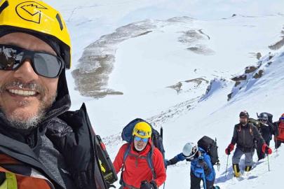 İstanbul Doğa Sporları Kulübü’nden Süphan Dağı’na kış tırmanışı