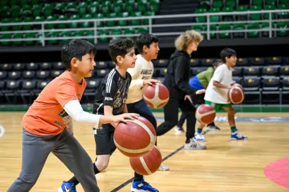 İzmir Bornova’da çocuklar sporla büyüyor