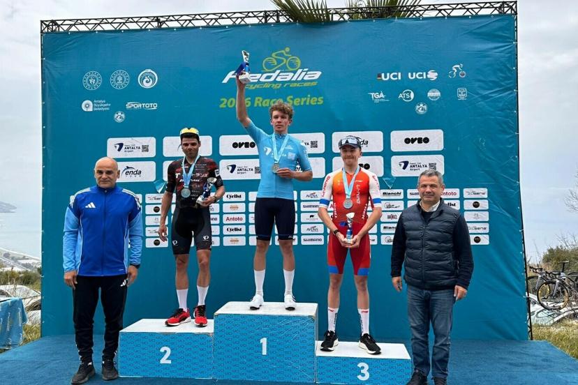 Muğla Büyükşehir Belediyesi Kıta Bisiklet Takımı Alanya'da zirvede