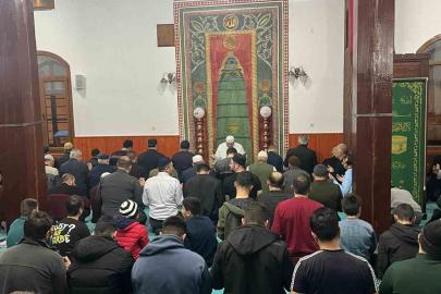 Tercan’da vatandaşlar Kadir Gecesi’nde camileri doldurdu