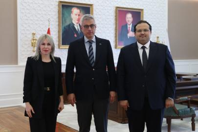 Bakan Memişoğlu'na CAR-T Merkezi sunumu