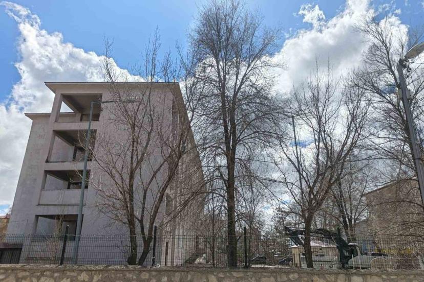 Diyadin’de eski hükümet konağı için yıkım süreci başladı