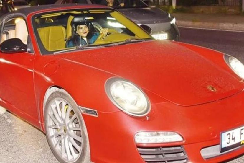 Feyza Civelek'in arabasının markası ne, fiyatı ne kadar?
