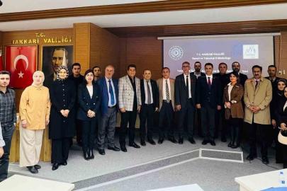 Hakkari’de “Yeni Nesil İletişim” paneli düzenlendi