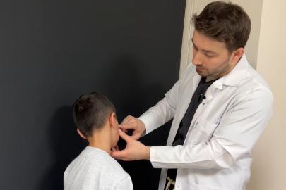 Malazgirt’te ağır yaralanan çocuk mikrocerrahiyle sağlığına kavuştu