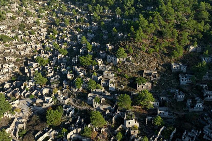 Muğla'nın 'hayalet köyü' dronla görüntülendi