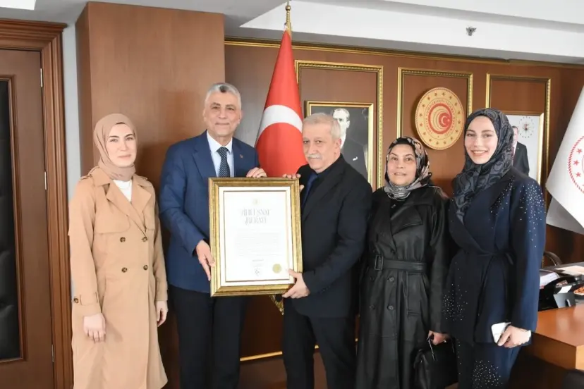 Ücret almayan esnafa Bakan Bolat'tan “Ahi Esnaf Beratı”