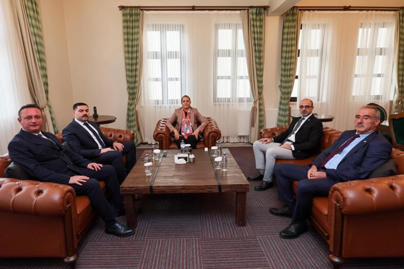 Vali Bilgihan, siyasi parti başkanlarıyla bir araya geldi