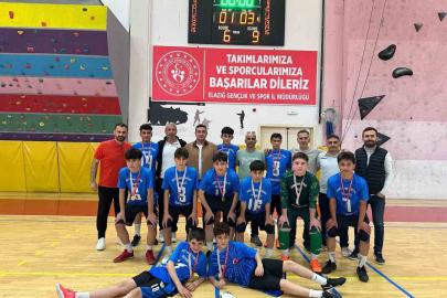 Ahmet Hamdi Tanpınar ortaokulunun futsal başarısı