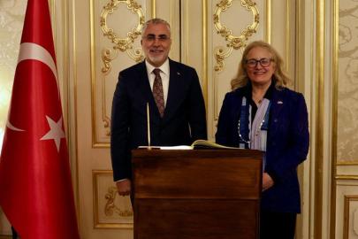 Bakan Işıkhan, Hollanda’da temaslarda bulundu