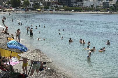 Bodrum’da bayramın ikinci gününde sahillerde yoğunluk sürüyor