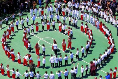 Erzincan’da 500 kişiyle düz halay rekoru