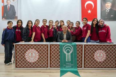 Lisesi öğrencileriyle "Fotoğraflarla şehrin dilini anlamak" üzerine söyleyişi