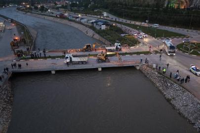 Taşkın riskine karşı ÇEDAŞ Köprüsü'nde yıkım çalışması başlatıldı