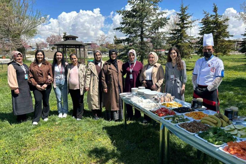 Van’da "Her Gebeye Bir Ebe" projesinden Anneler Günü etkinliği
