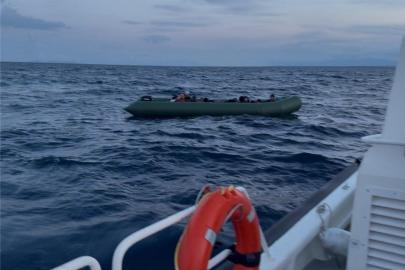Yunanistan unsurları tarafından geri itilen 22 düzensiz göçmen kurtarıldı
