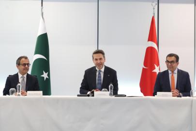 Bakan Bayraktar: Pakistan’ın elektrik özelleştirme sürecine destek vereceğiz