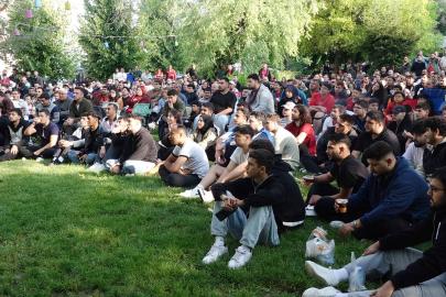 Burdur'da milli maçı dev ekranlarda izlediler