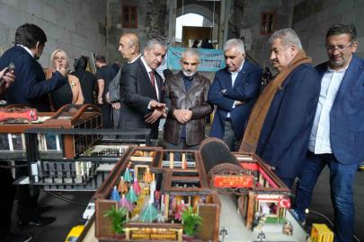 Çifte Minareli Medrese’de sanat rüzgarı