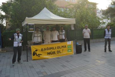HÜDA PAR'dan uyuşturucuya karşı farkındalık standı: Bağımlı olma, hür ol