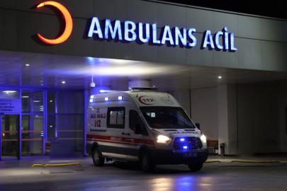 Kayseri'de kontrolden çıkan otomobil refüje çarptı: 4 yaralı