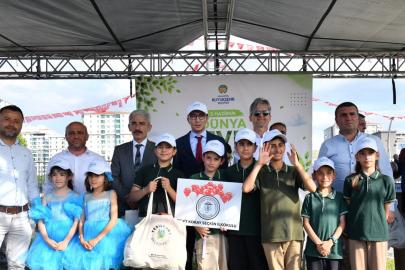 Malatya'da öğrenciler, 48 bin atık pil toplayarak 196 bin metreküp toprağı kurtardılar