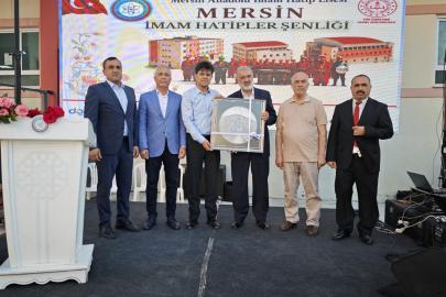 Mersin'de imam hatip öğrencilerinin hazırladığı eserler sergilendi