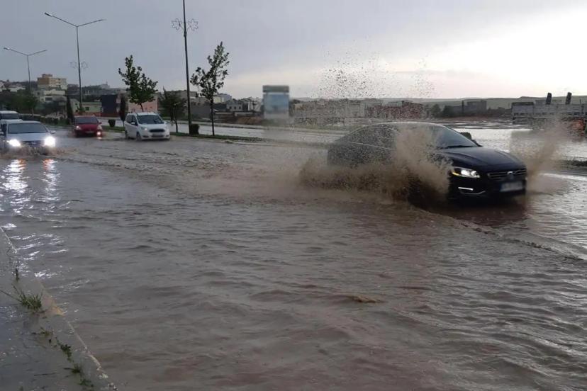 Niğde’nin Gümüşler beldesinde sel felaketi: 1 ölü, 5 yaralı