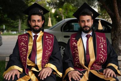 Suriyeli kardeşler üniversiteden birincilikle mezun oldular