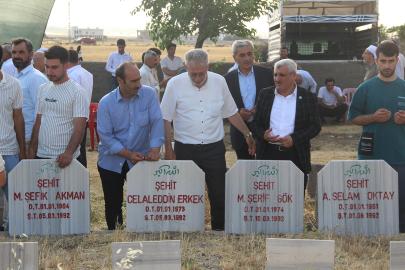 Tepeköy şehitleri kabirleri başında rahmet ile anıldı