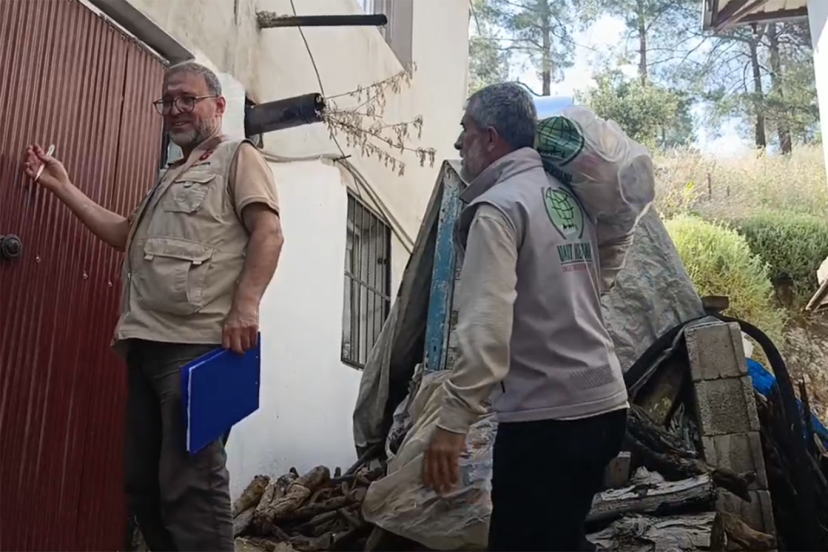 Umut Kervanı Hatay Derneği ihtiyaç sahibi ailelere yardım ulaştırdı