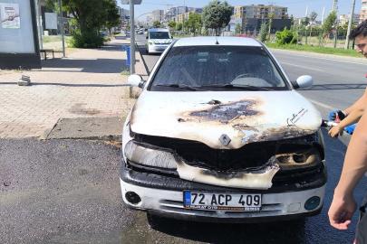 Batman'da seyir halindeki otomobil alevlere teslim oldu