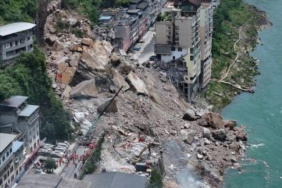 Çin'de heyelan: 8 kişi hayatını kaybetti, kayıp 34 kişi aranıyor