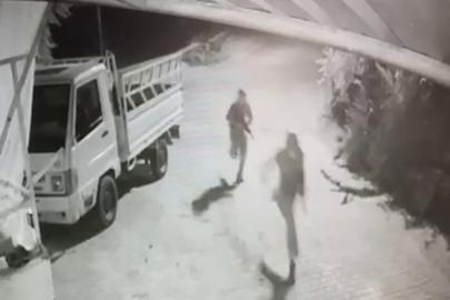 Park halindeki aracın kurşunlanma anı kamerada: 1 şüpheli tutuklandı