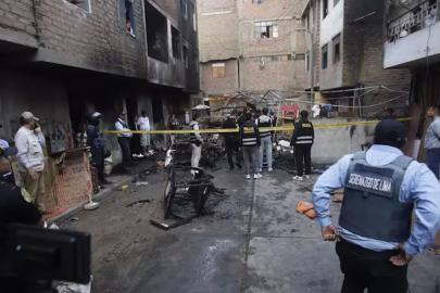 Peru'da bir binada çıkan yangında aynı aileden 10 kişi öldü