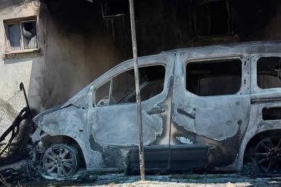Siirt'te hafif ticari araçta çıkan yangın bitişikteki eve sıçradı