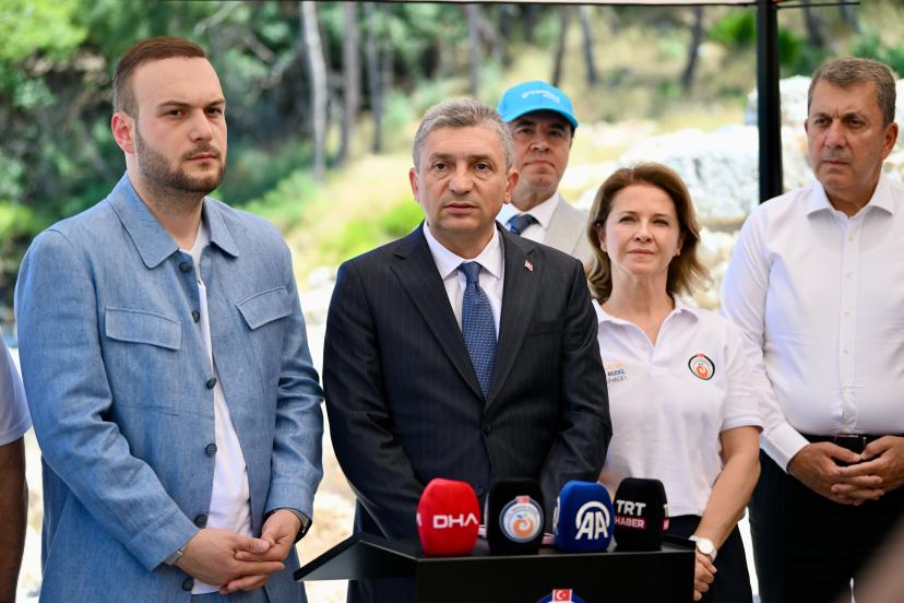 Vali Şahin: Plastik kirliliği Akdeniz kıyıları açısından ciddi bir tehdit