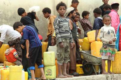 Aden'de su krizi derinleşiyor: Halk tanker kuyruğunda, tuzlu kuyularda çözüm arıyor