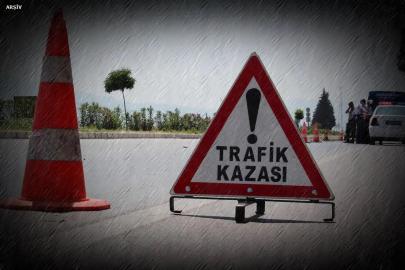 Aksaray'da otomobil aydınlatma direğine çarptı: 2 ölü, 2 ağır yaralı